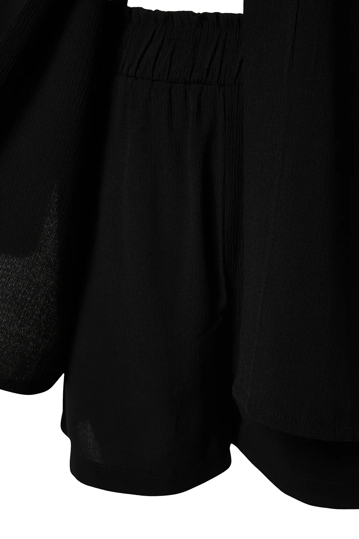 Trendyol Collection  Schwarzes gewebtes Kimono-Shorts-Set TBESS23AU00089