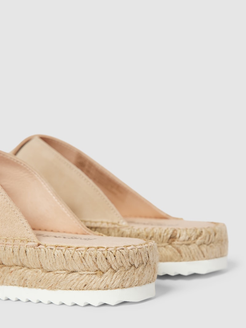 Slides mit strukturierter Sohle Modell 'Croisette' in beige