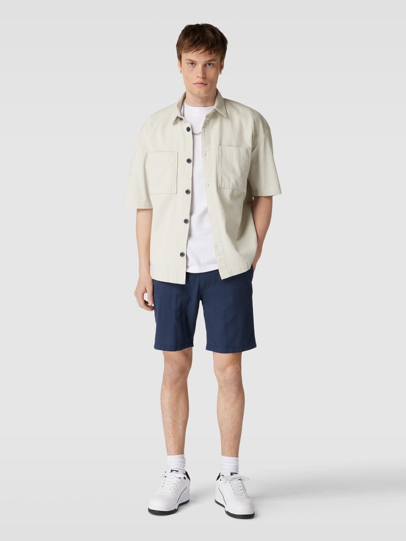 Bermudas mit Stoffgürtel in marineblau