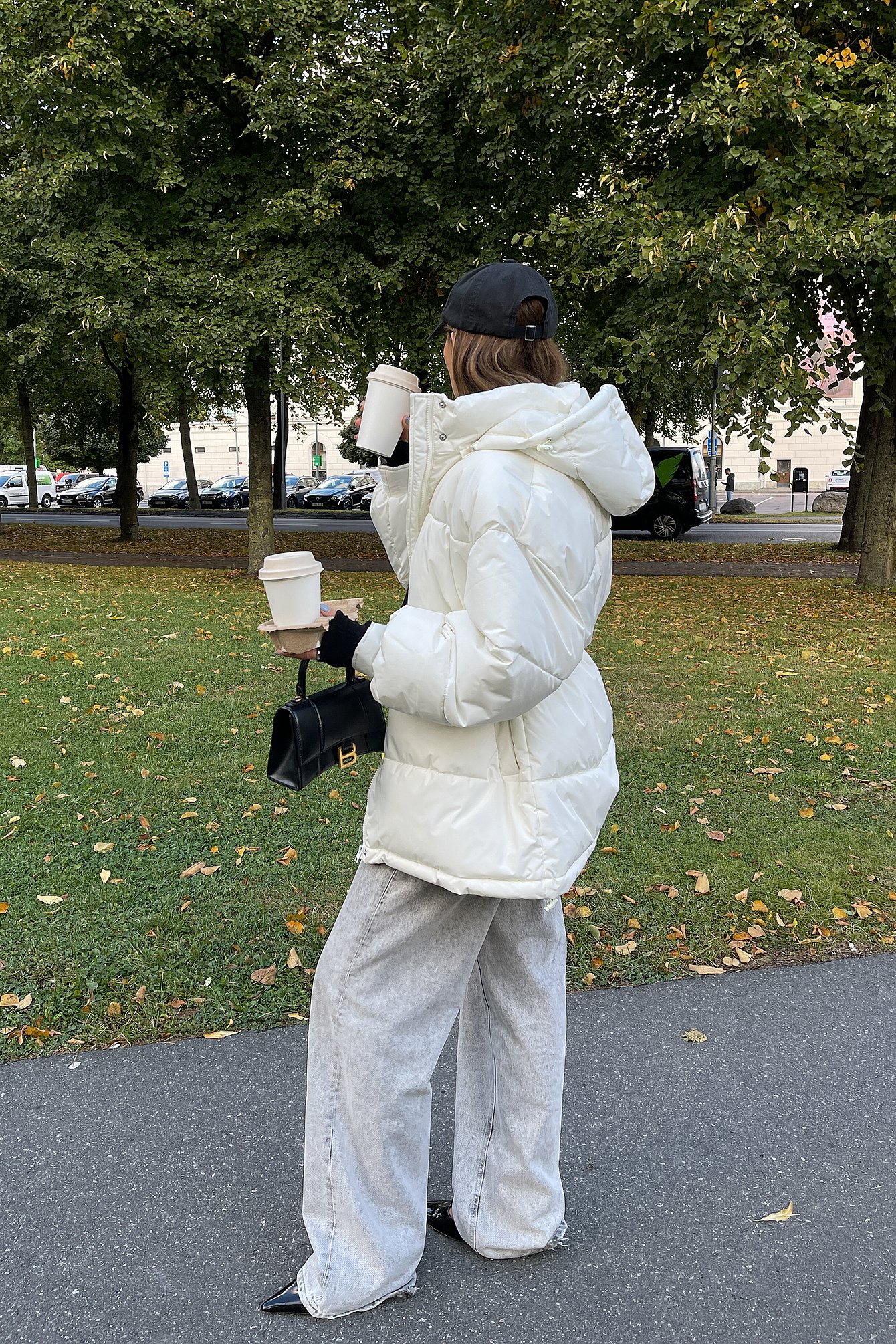 Recycelte gefütterte Jacke mit Kordelzug an der Taille