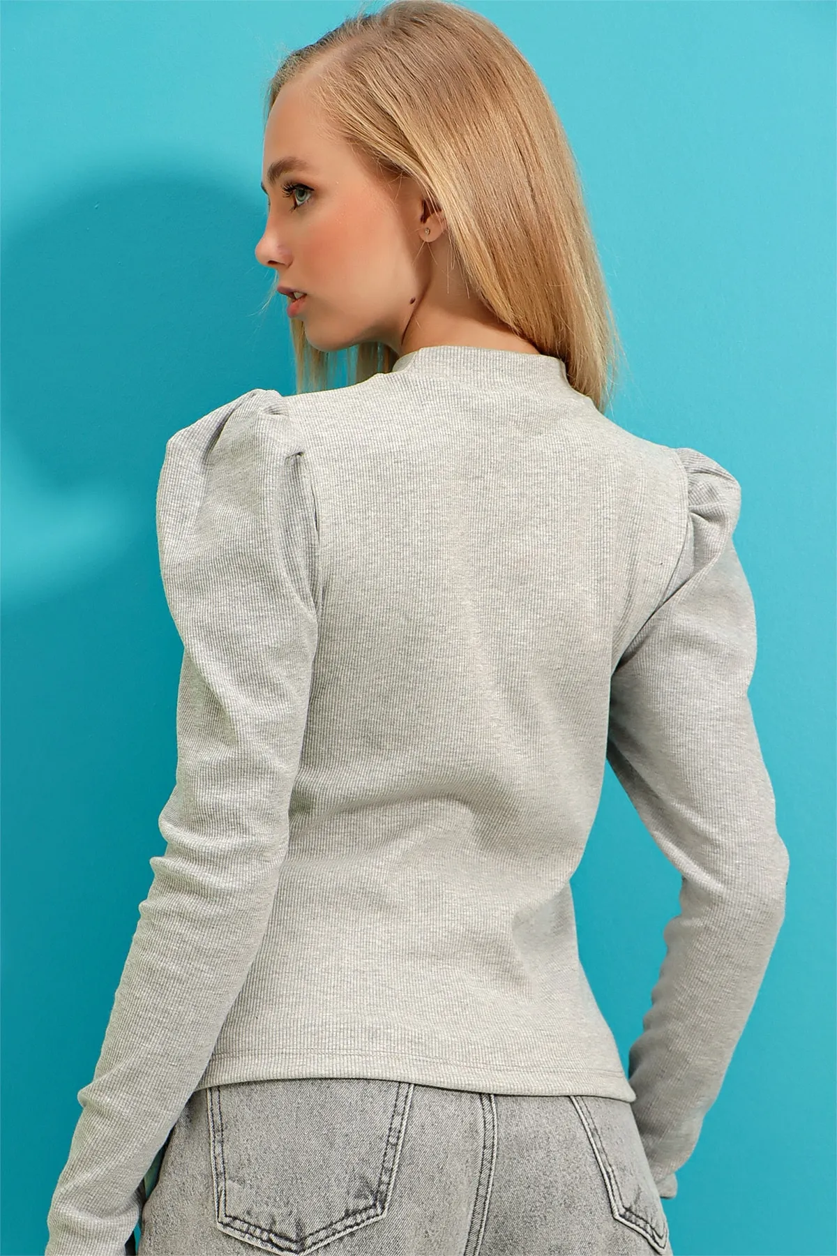 Trend Alaçatı Stili  Damen-Bluse Grimelange mit Prinzessinnenärmeln, halber Rollkragenpullover, Camisole-Bluse ALC-X5042