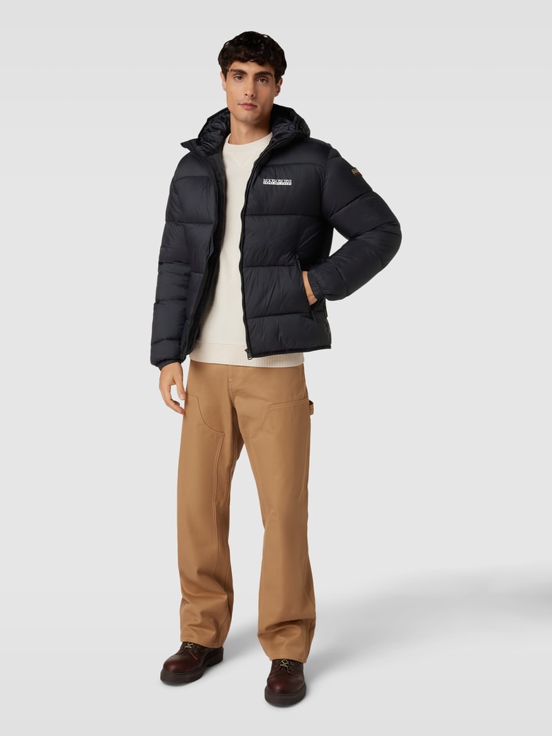 Steppjacke mit Kapuze Modell 'A-SUOMI' in schwarz