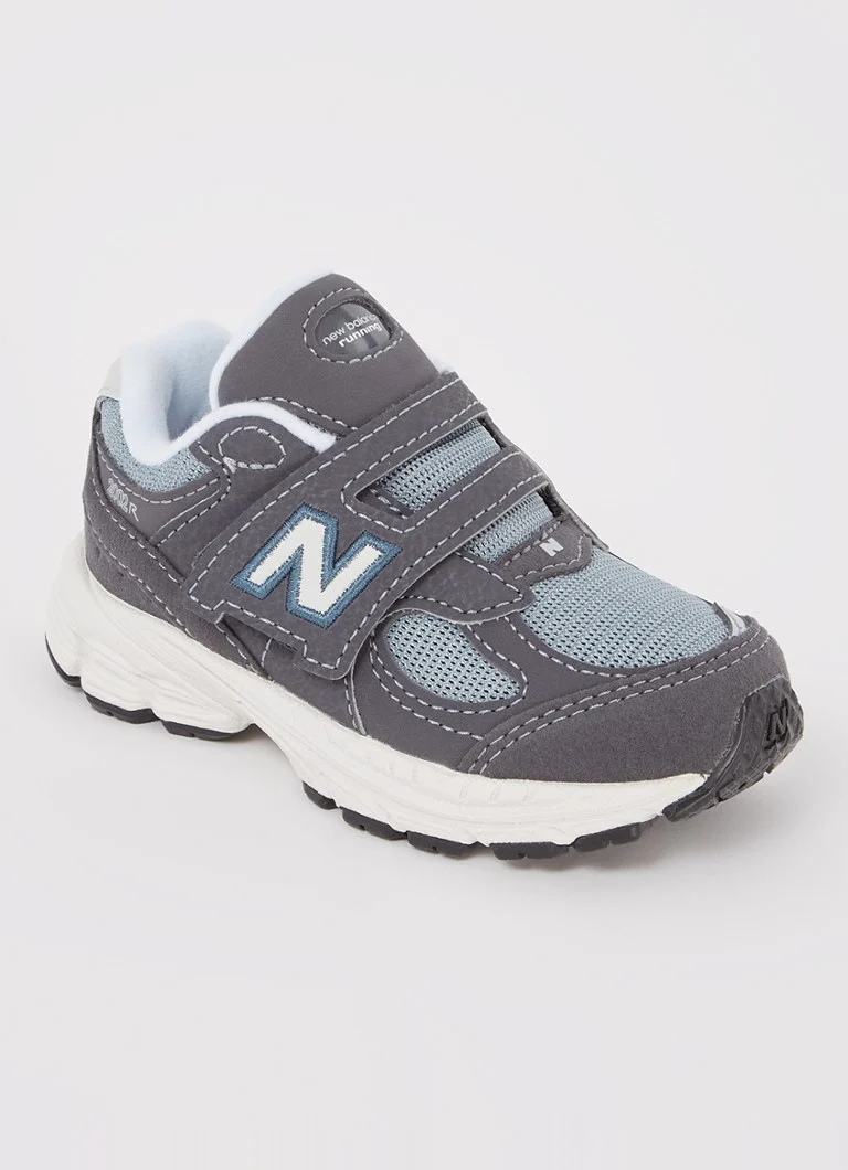 New Balance 2002R -lenkkarit verkko- ja mokkanahkayksityiskohdilla