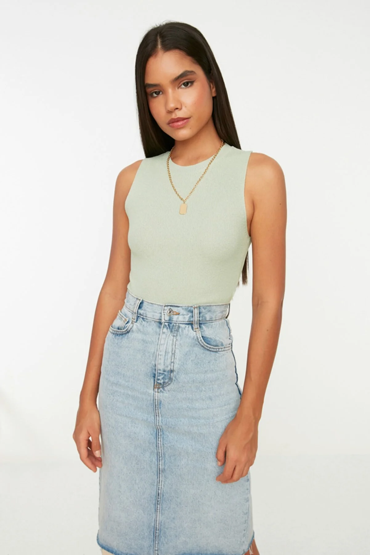 Trendyol Collection  Mintfarbene Crop-Strickbluse mit Rundhalsausschnitt
