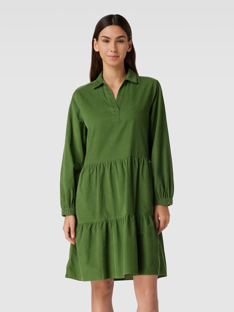 Knielanges Kleid aus Cord im Stufen-Look in grasgrün