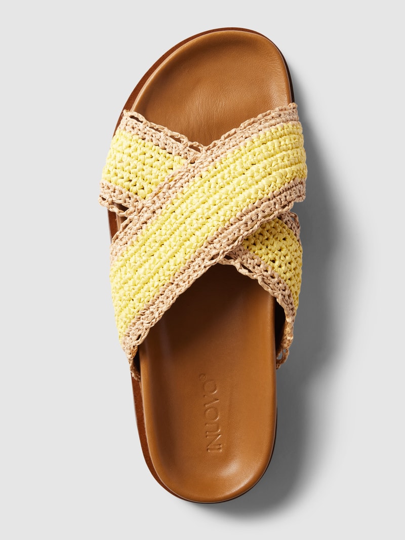 Sandalen mit Riemen in Flecht-Optik in gelb