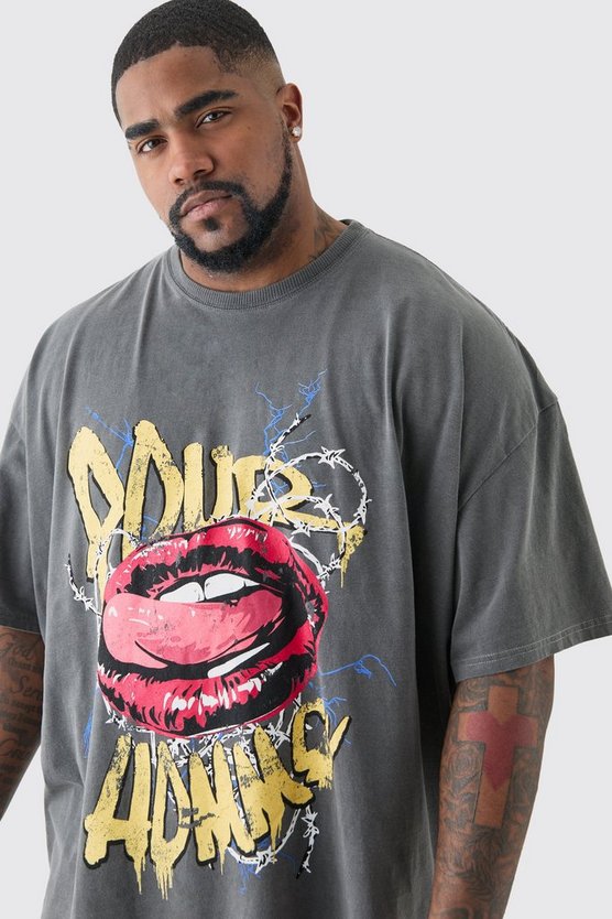 Plus T-Shirt mit Pour Homme Lippen-Print und Acid-Waschung
