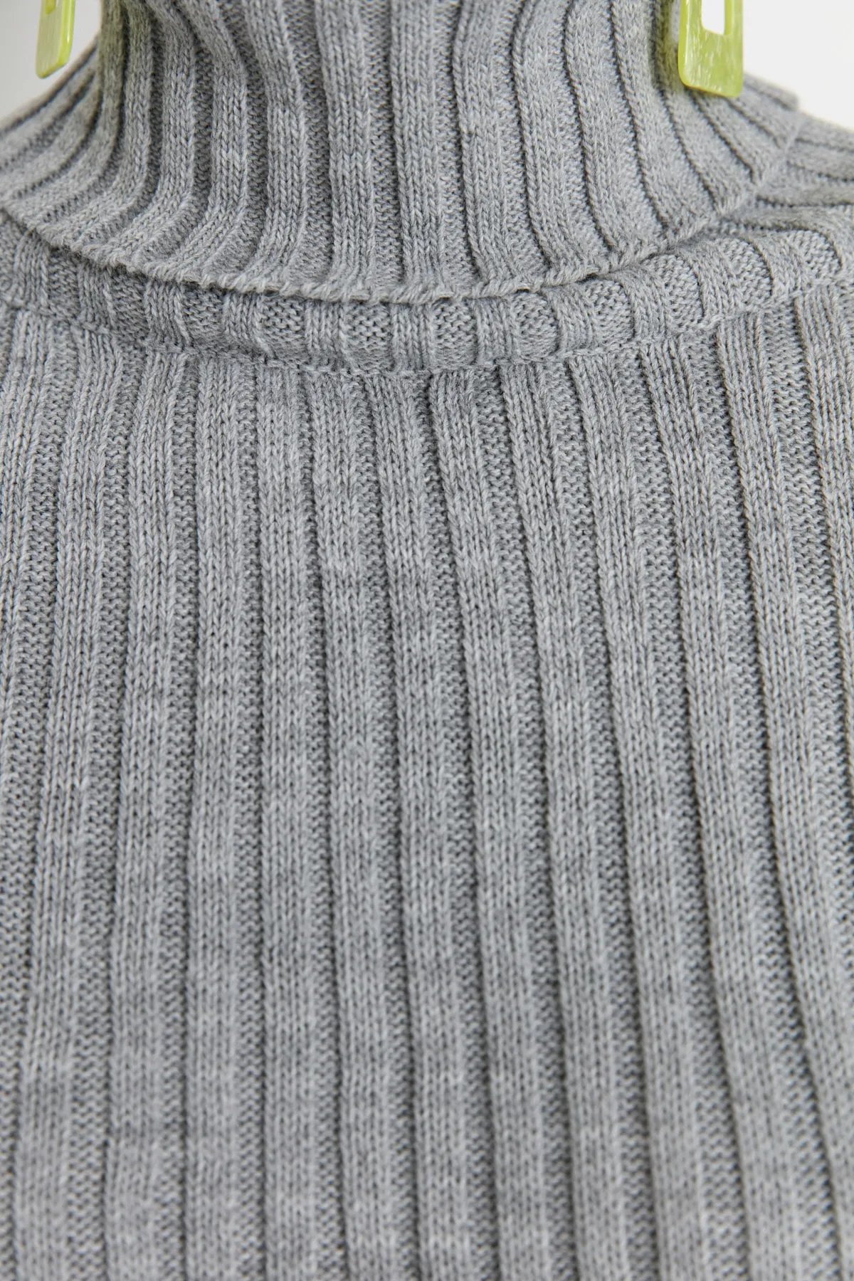 Trendyol Collection  Grauer Crop-Basic-Strickpullover TWOAW22KZ0223