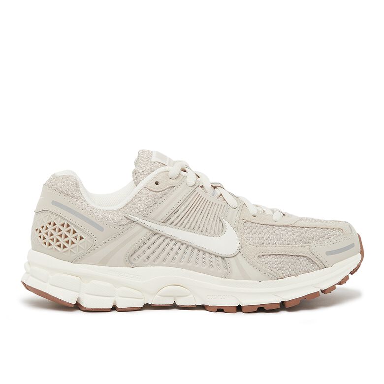 NIKE Zoom Vomero 5 