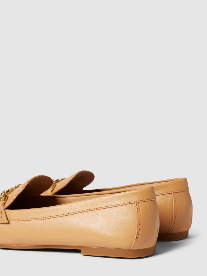 Mokassins mit Label-Applikation Modell 'AVERI' in sand