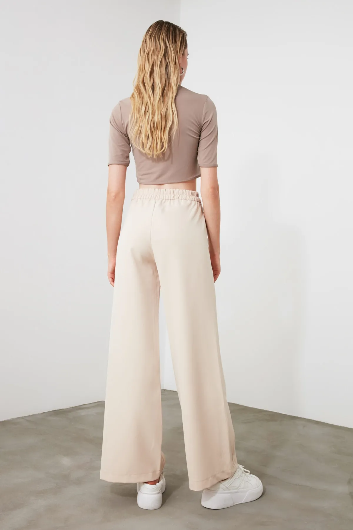 Trendyol Collection  Stone Wide Leg / Wide Leg Woven-Hose mit Knöpfen an den Seiten TWOSS20PL0398
