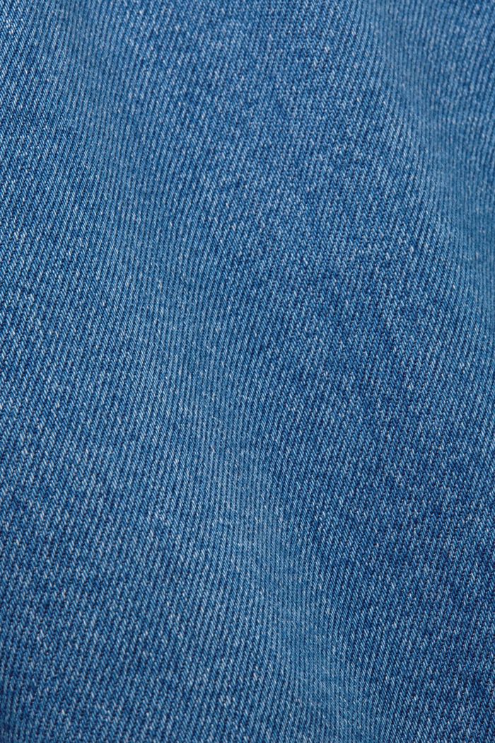 Kurzes Jeanskleid mit Bindegürtel