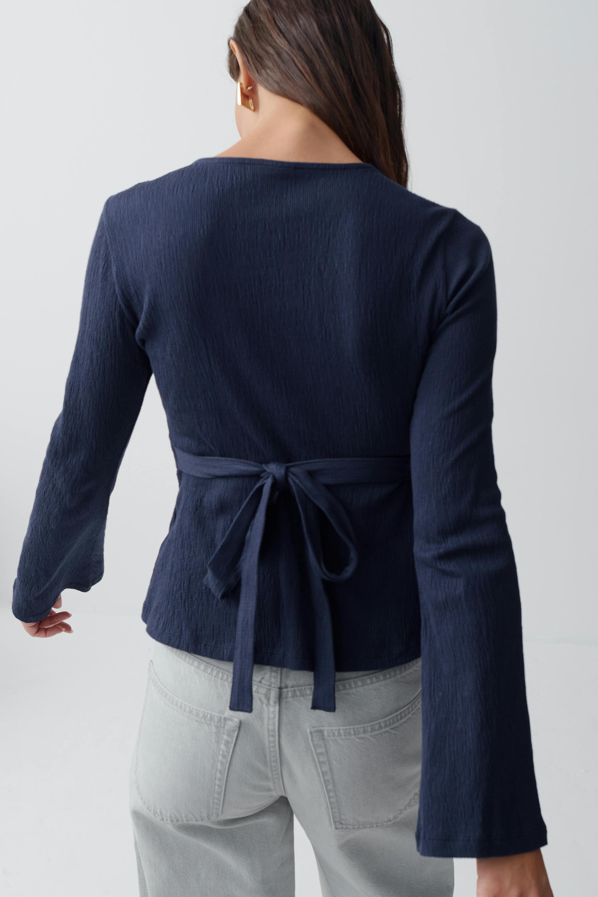 Tie top