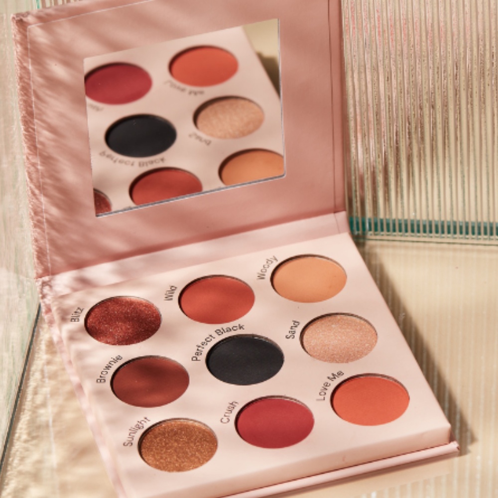 nabilla beauty Gold Planet 02 Palette fard à paupières 9 teintes