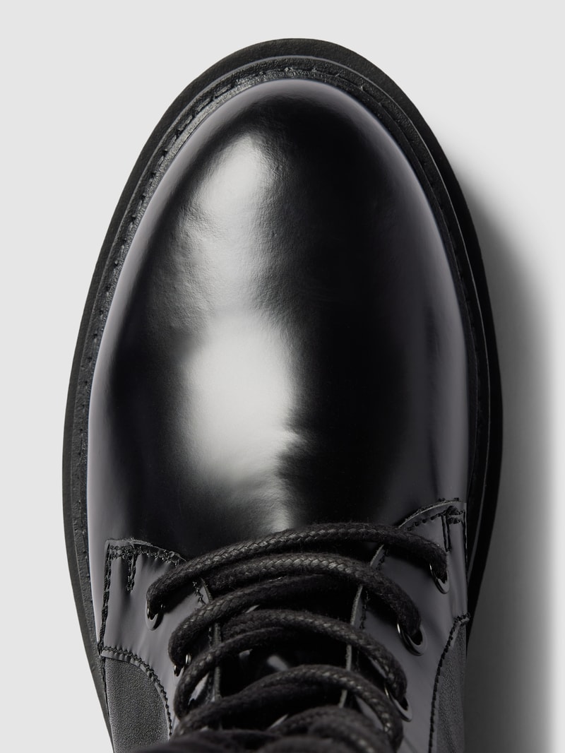Schnürboots mit Plateausohle in black