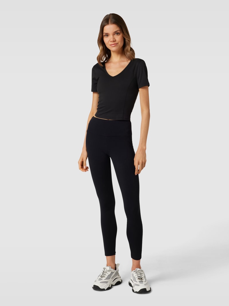 Cropped T-Shirt mit Steppnähten Modell 'BIRGIT ACTIVE CROP TOP' in schwarz