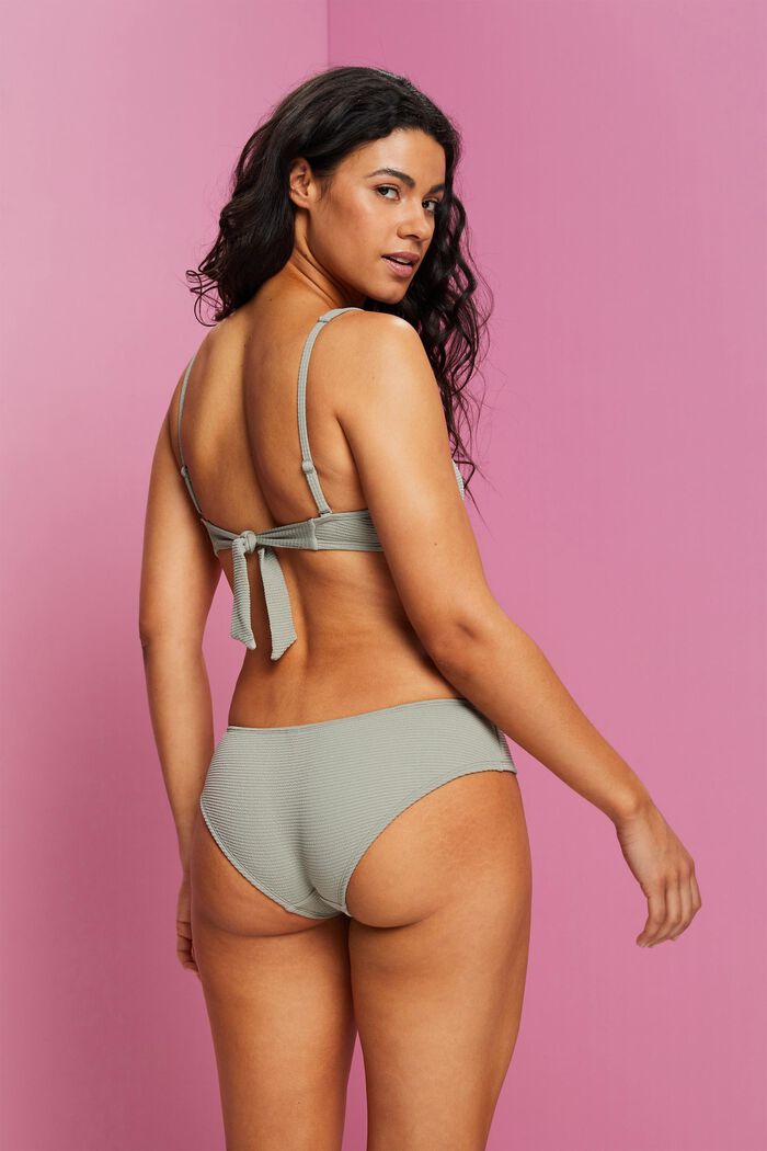 Strukturiertes Bikinitop mit weitem Dekolletee