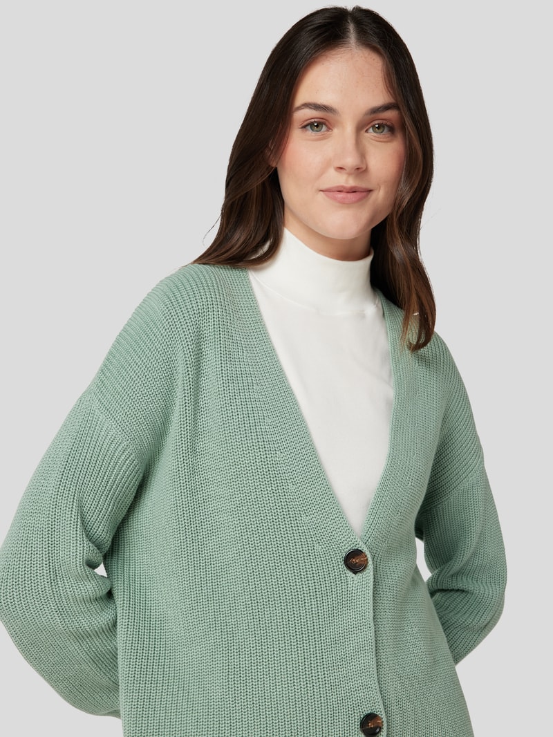Strickjacke mit V-Ausschnitt in schilf
