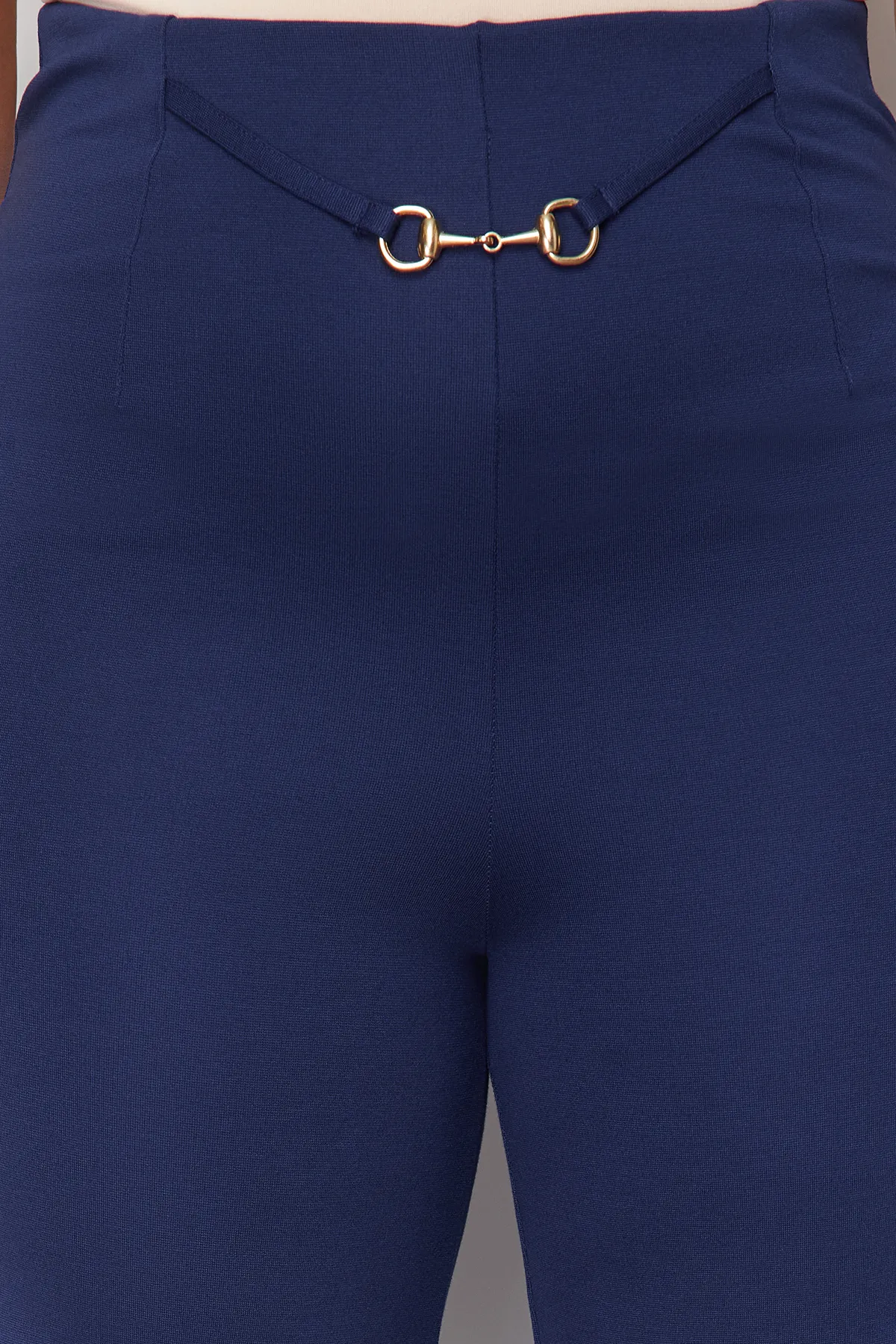 Trendyol Curve  Indigo Aksesusar Detaillierte, weit geschnittene Strickhose TBBSS24AR00008