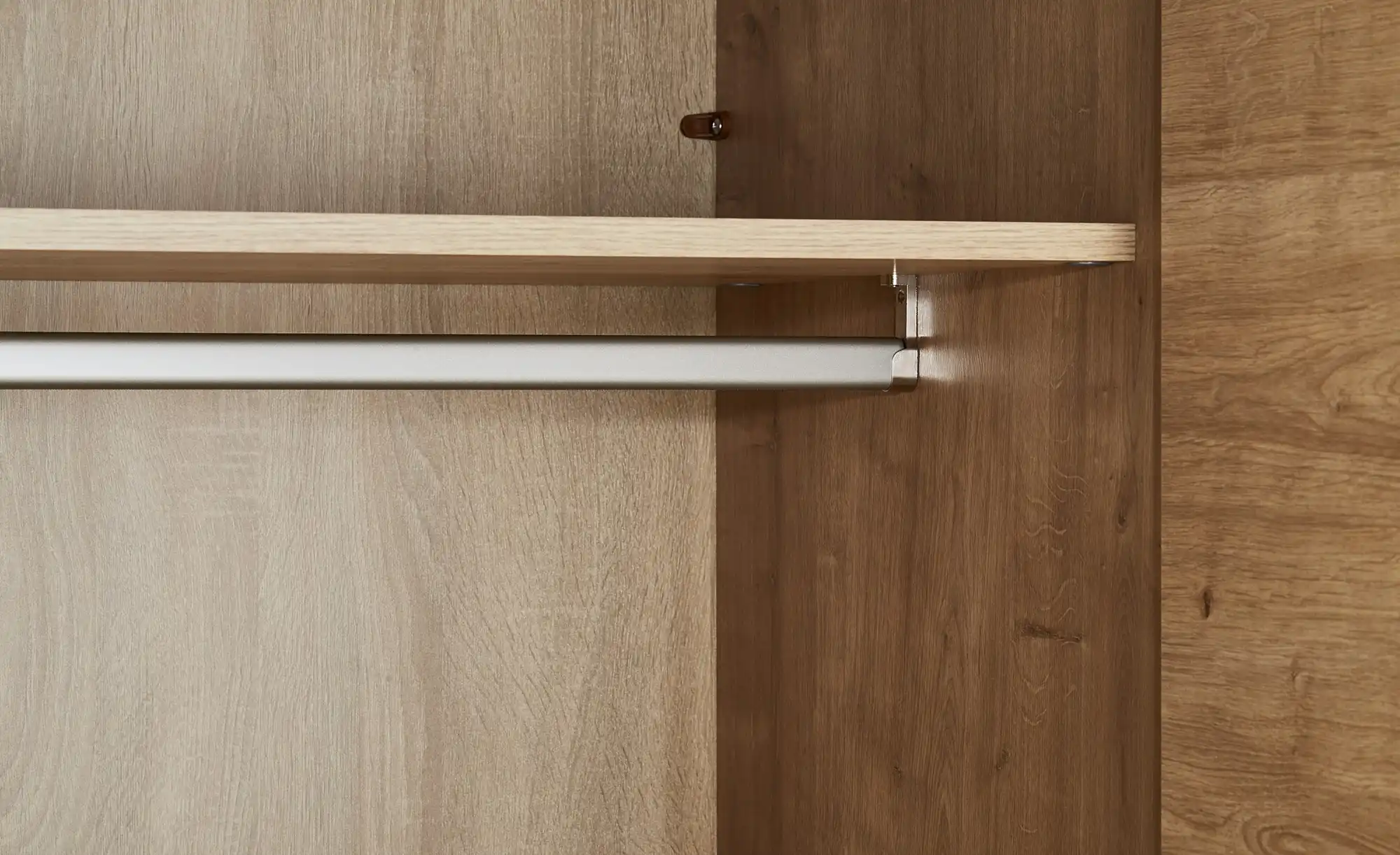 Kleiderschrank