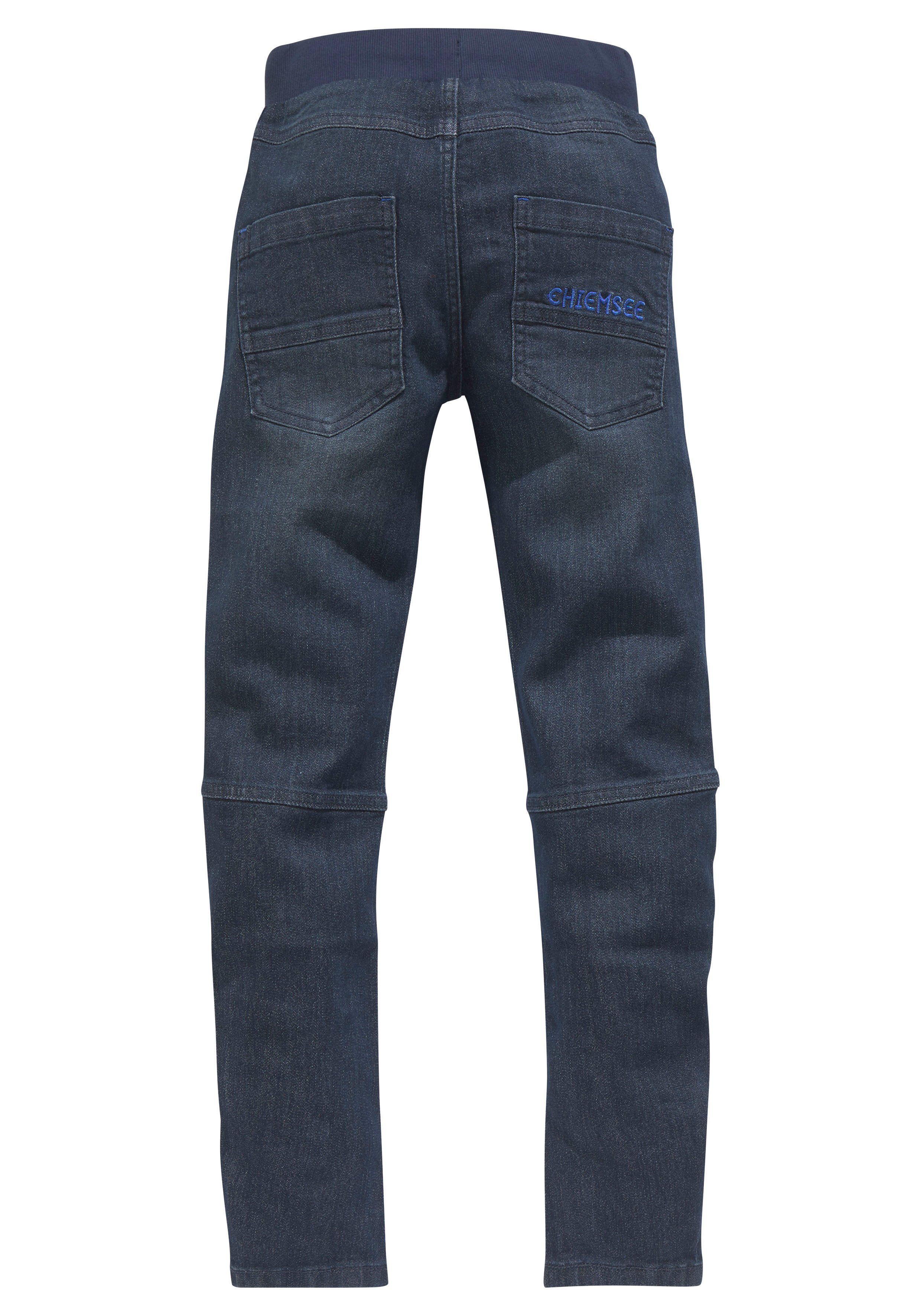 Chiemsee Schlupfjeans mit Teilungsnähten und schmalem Bein