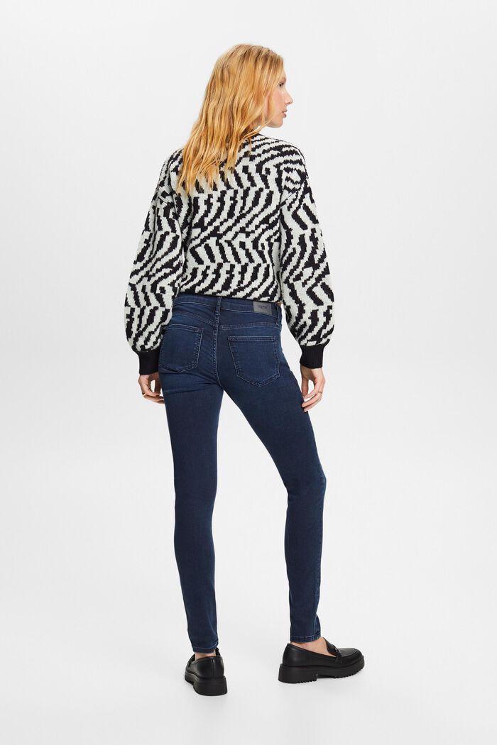 Schmale Jeans mit mittlerer Bundhöhe