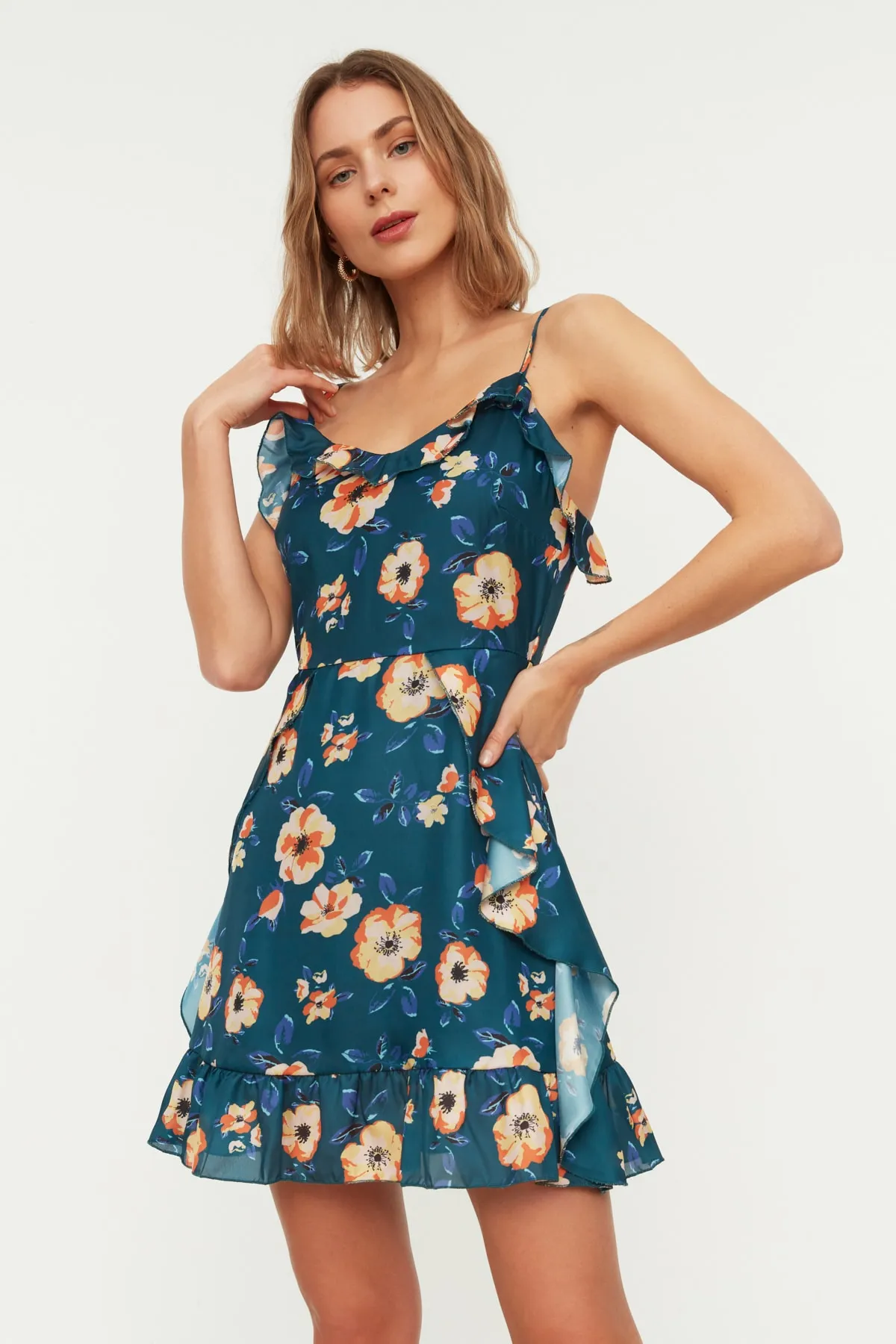 Trendyol Collection  Marineblaues A-Linien-Minikleid aus gewebtem, gefüttertem Volant mit Blumenmuster TWOSS20EL1267