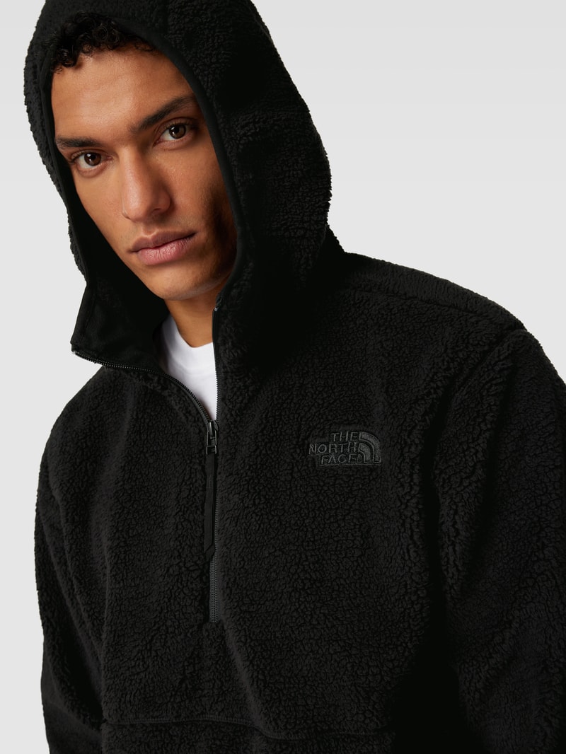 Hoodie aus Teddyfell Modell 'CAMPSHIRE' in schwarz
