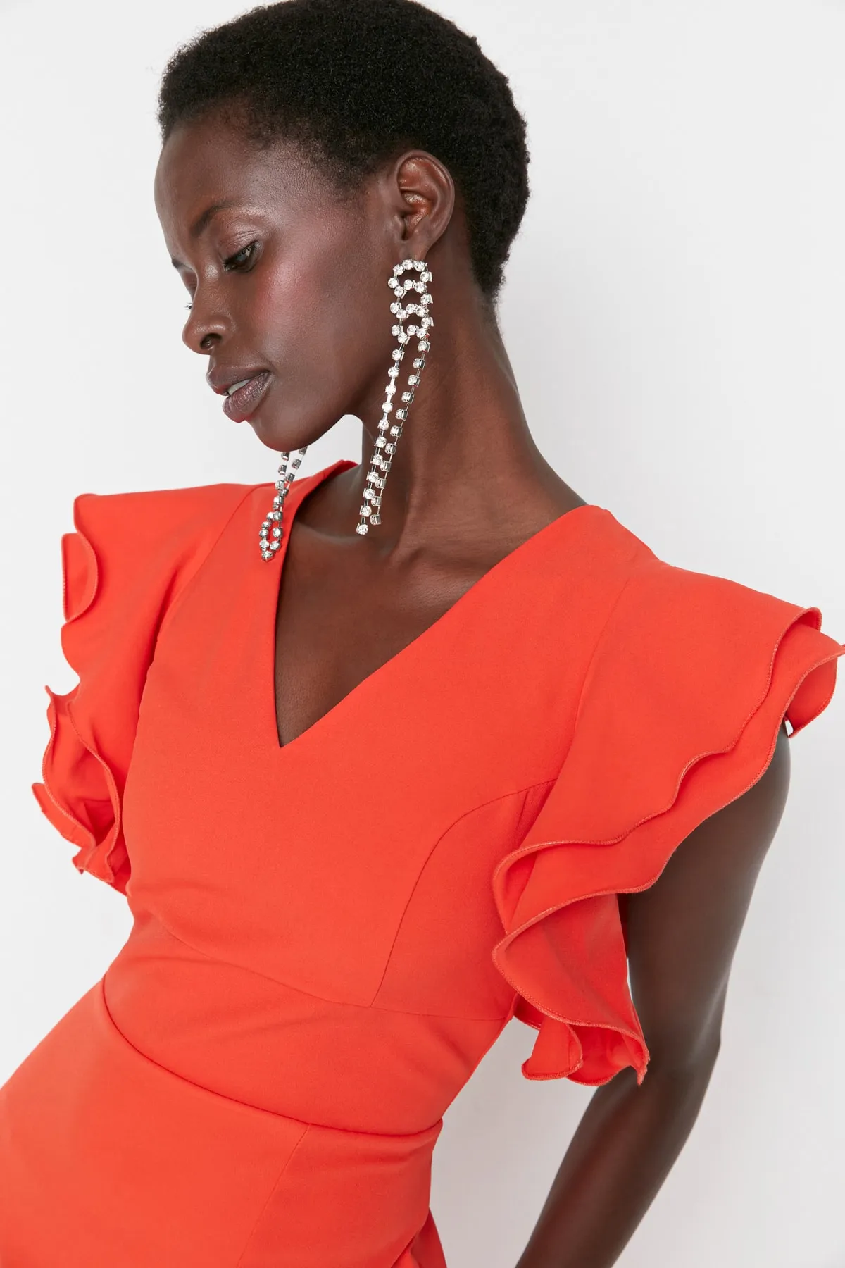 Trendyol Collection  Mit Granatapfelblüten gefüttertes, gewebtes, elegantes Abendkleid TPRSS20EL2661