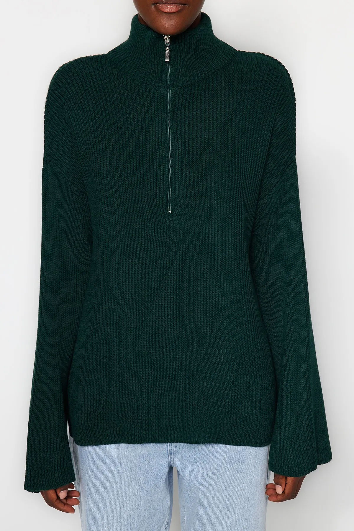 Trendyol Collection  Smaragdgrüner Strickpullover mit Reißverschluss und Stehkragen in weiter Passform TWOAW24KZ00507