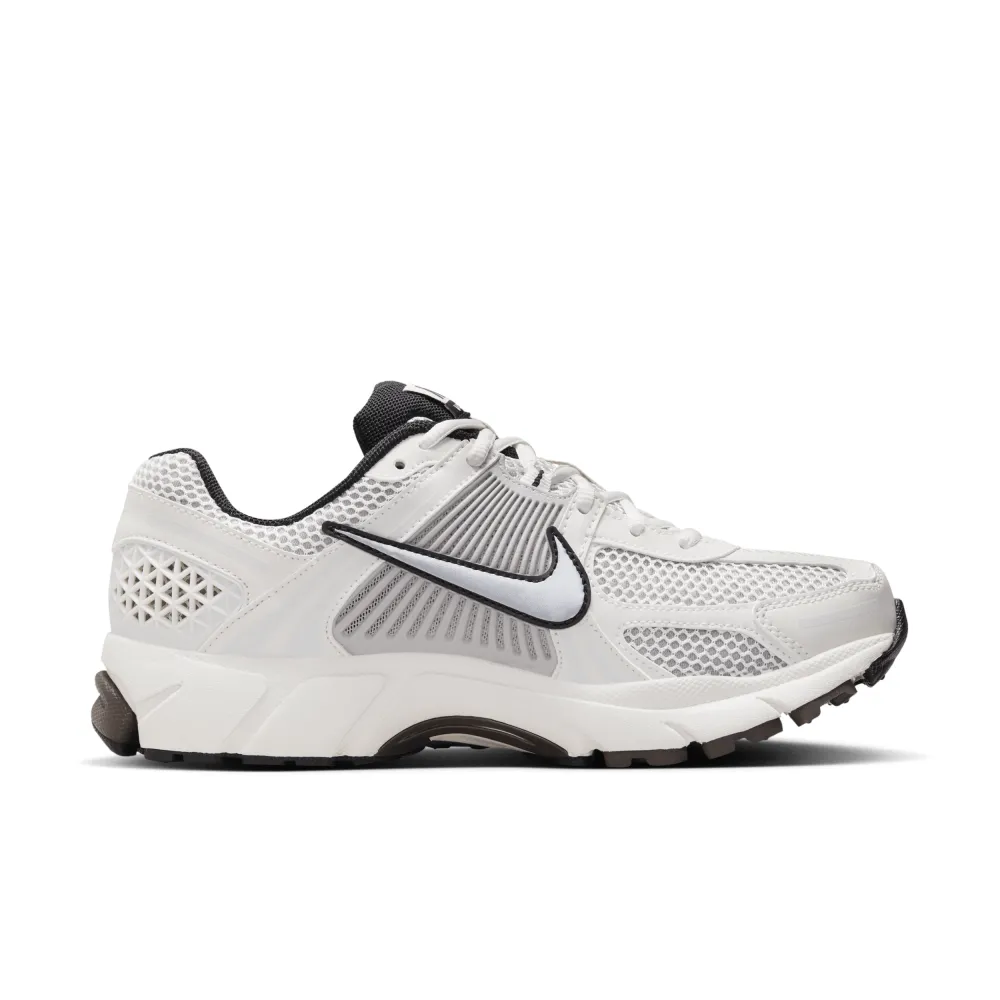 Nike Zoom Vomero 5 FJ2028-001 / weiss