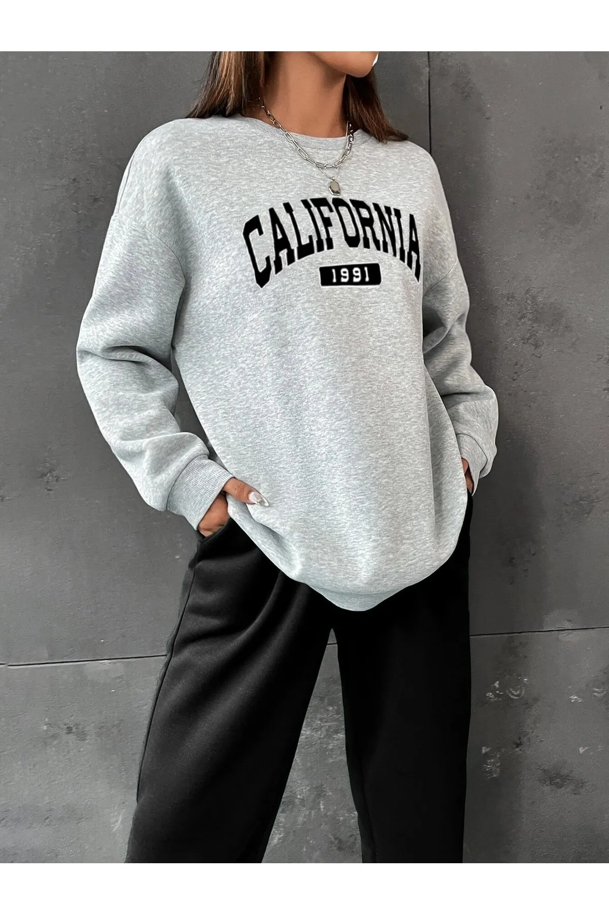 Know  Grau-schwarzes „California 1991“-Trainingsanzug-Set mit Übergröße und Oberteil für Damen