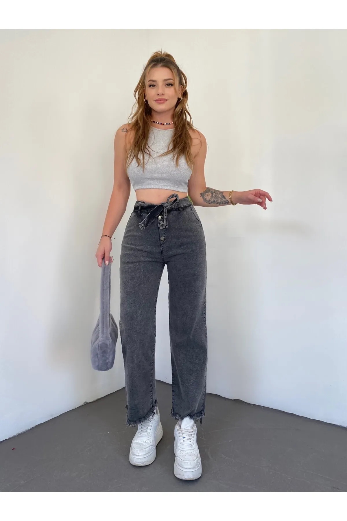 Modamorfo  Jeans mit Gürteldetail und Quasten