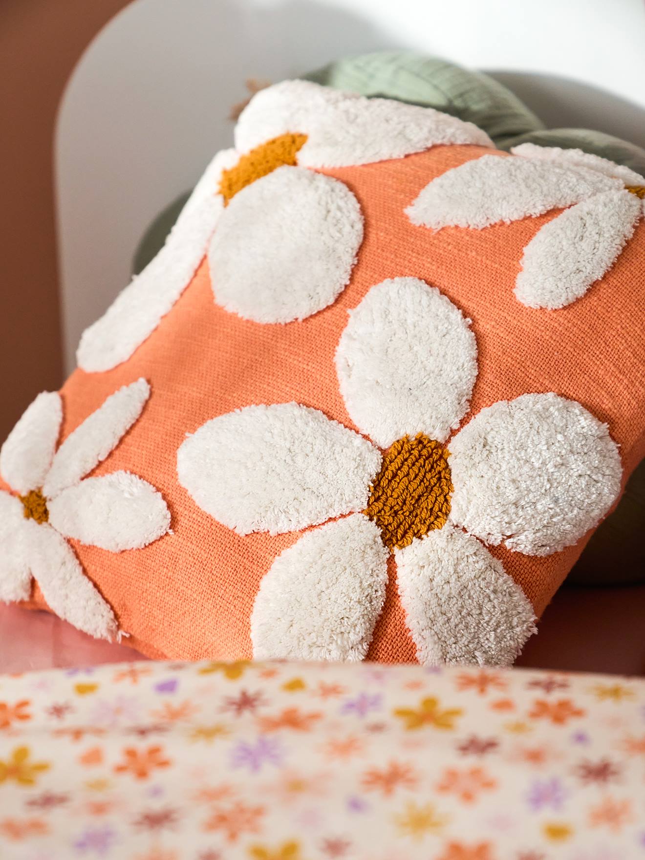 Vertbaudet Kinderzimmer Kissen MARGERITEN mit Quasten - mandarine