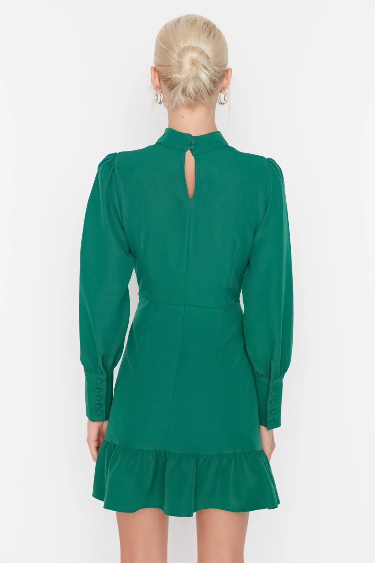 Trendyol Collection  Smaragdgrünes A-Linien-Minikleid mit Stehkragen und gerafftem Webmuster TWOAW21EL1816