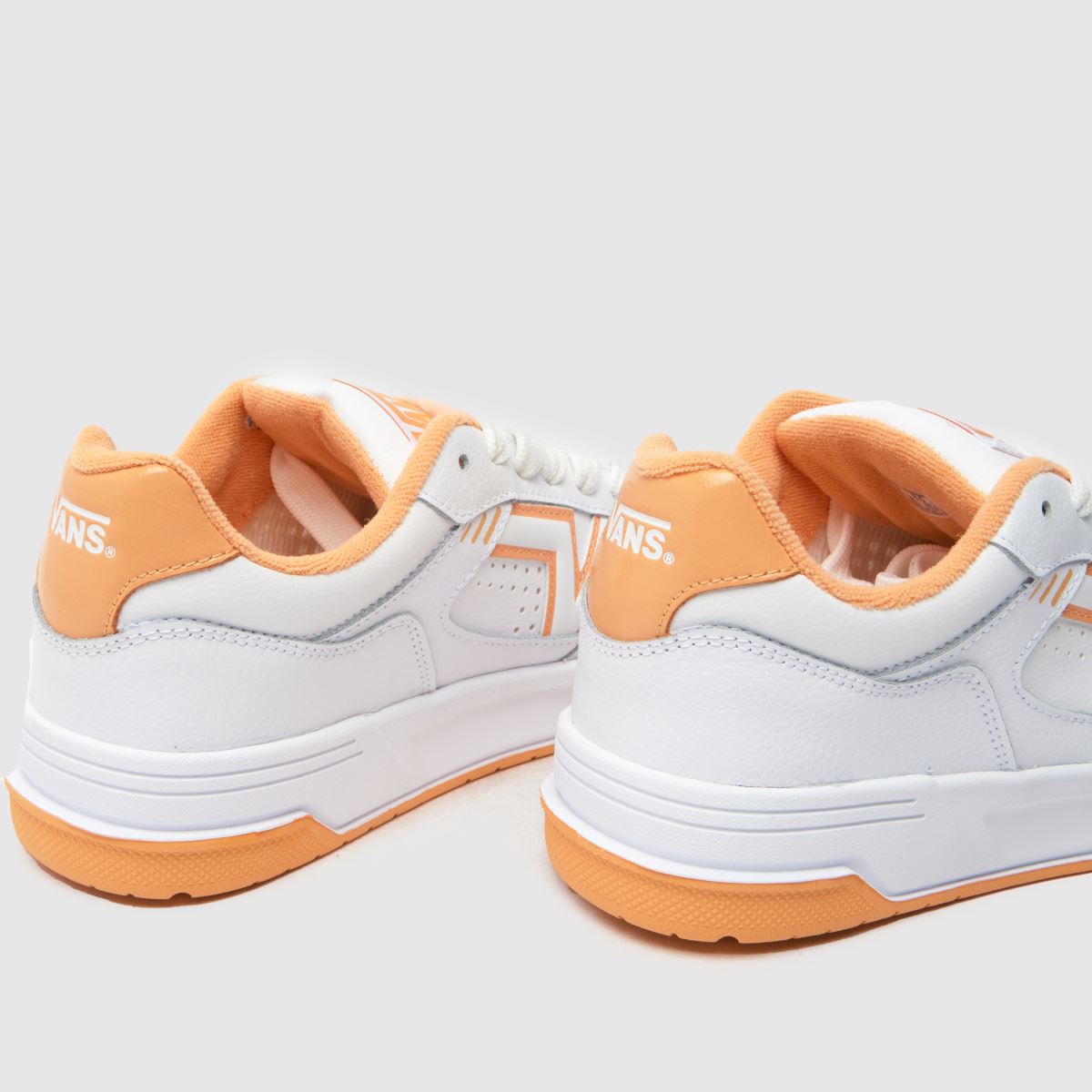 Vans Upland-sneakers i vitt och orange