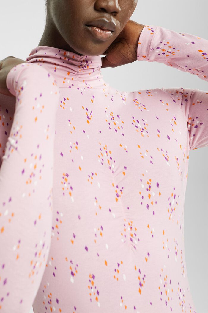 Gemustertes Longsleeve mit gerafften Details