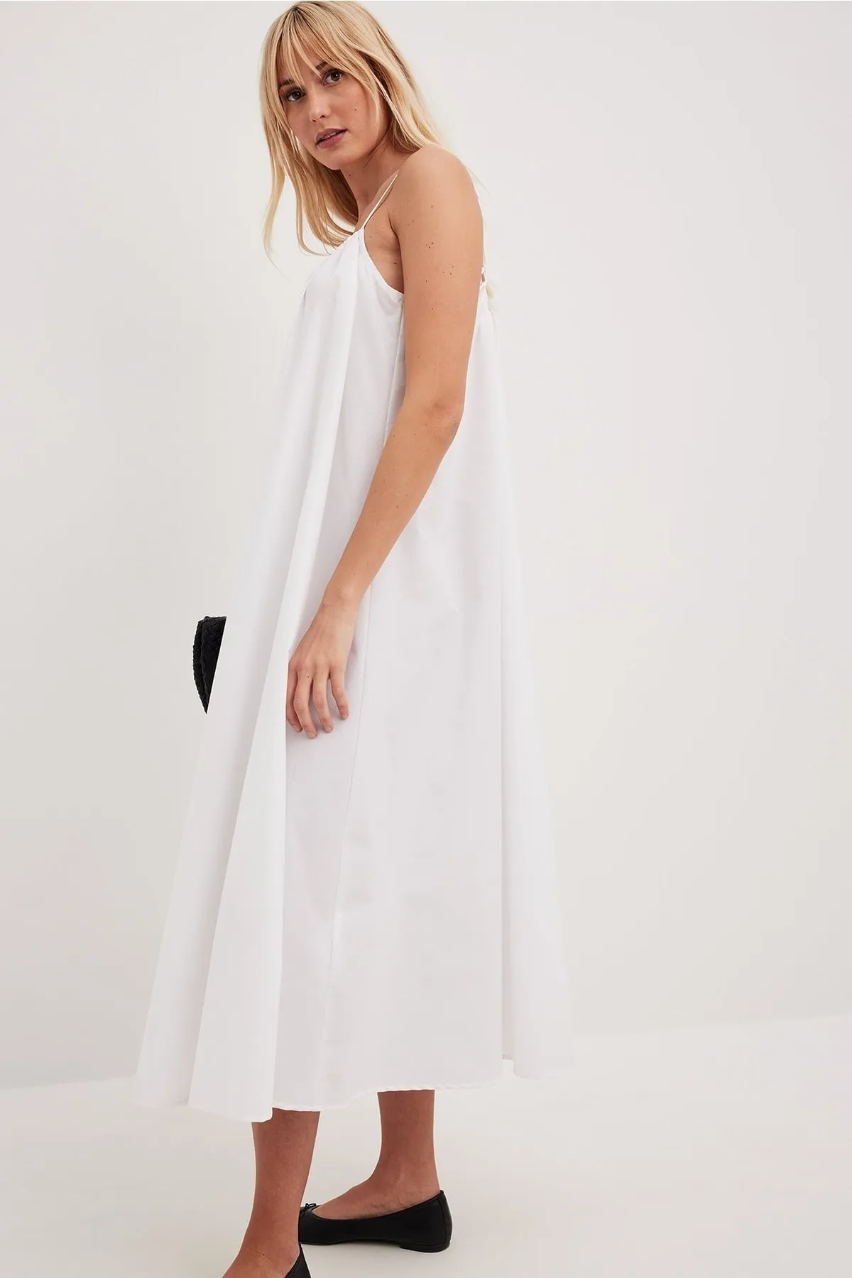 NA-KD  Fließendes Midikleid aus Baumwolle