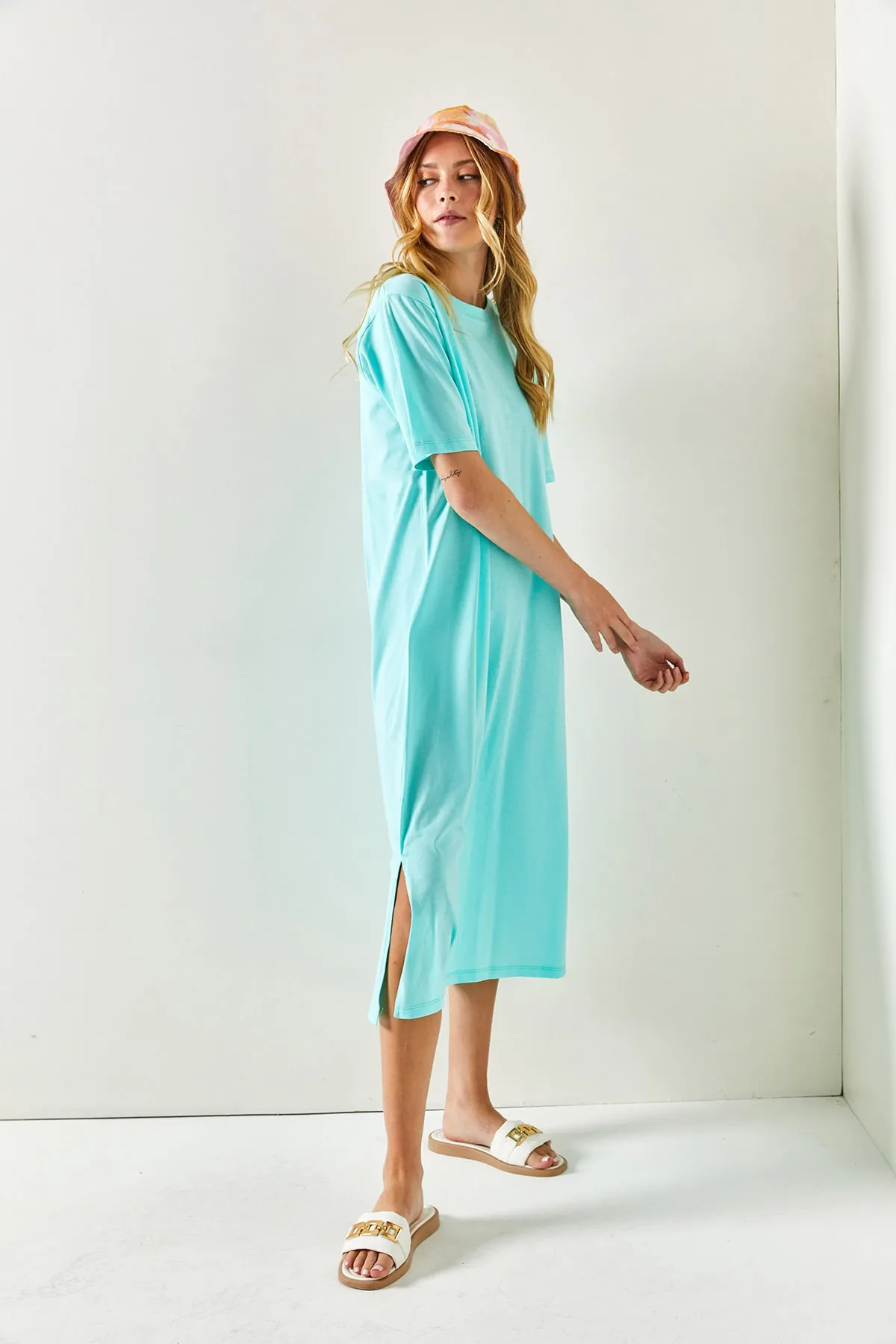 Olalook  Mintgrünes Oversize-Baumwollkleid für Damen mit Seitenschlitzen ELB-19001880