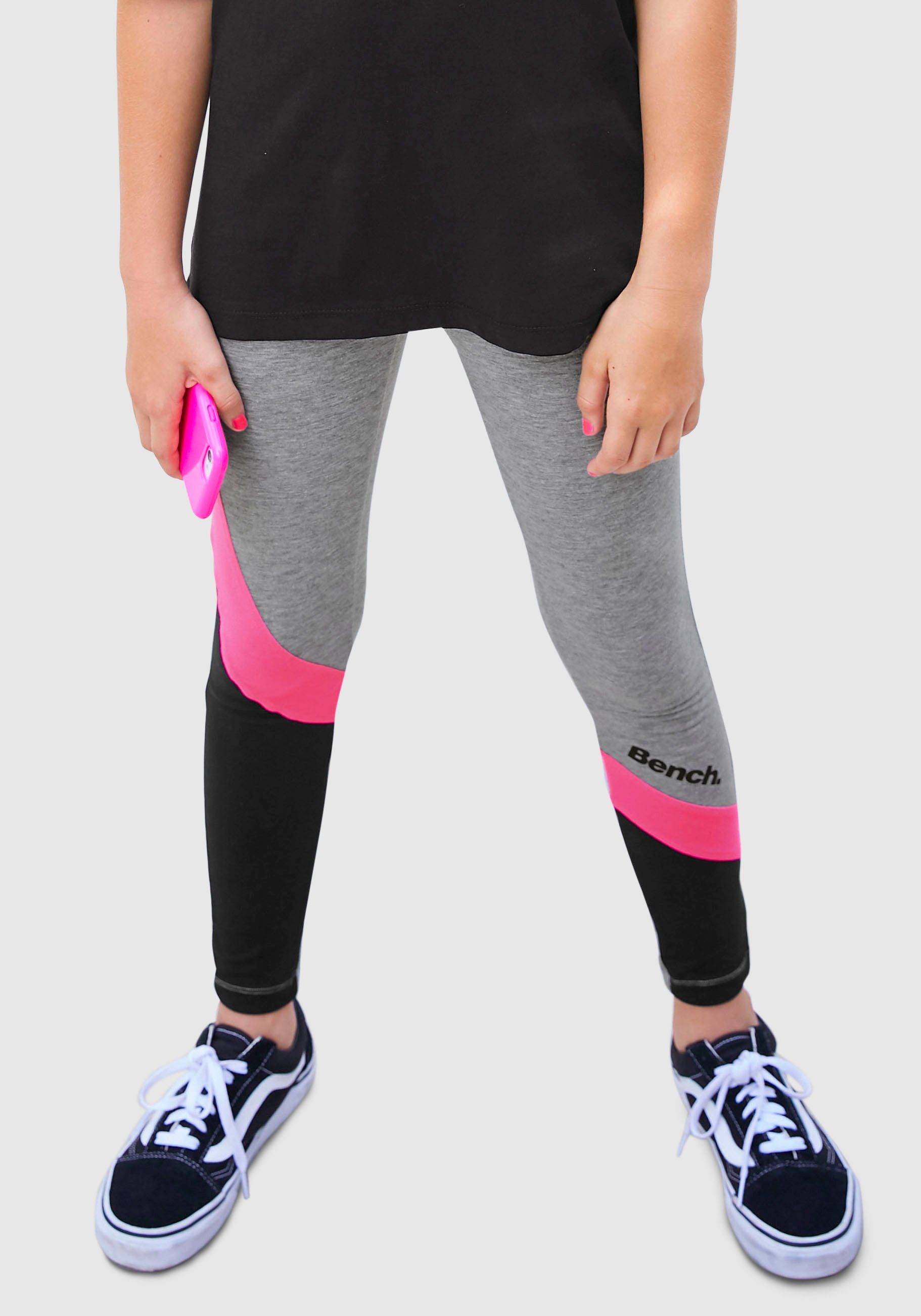Bench. Leggings mit Einsätzen und Logoschriftzug