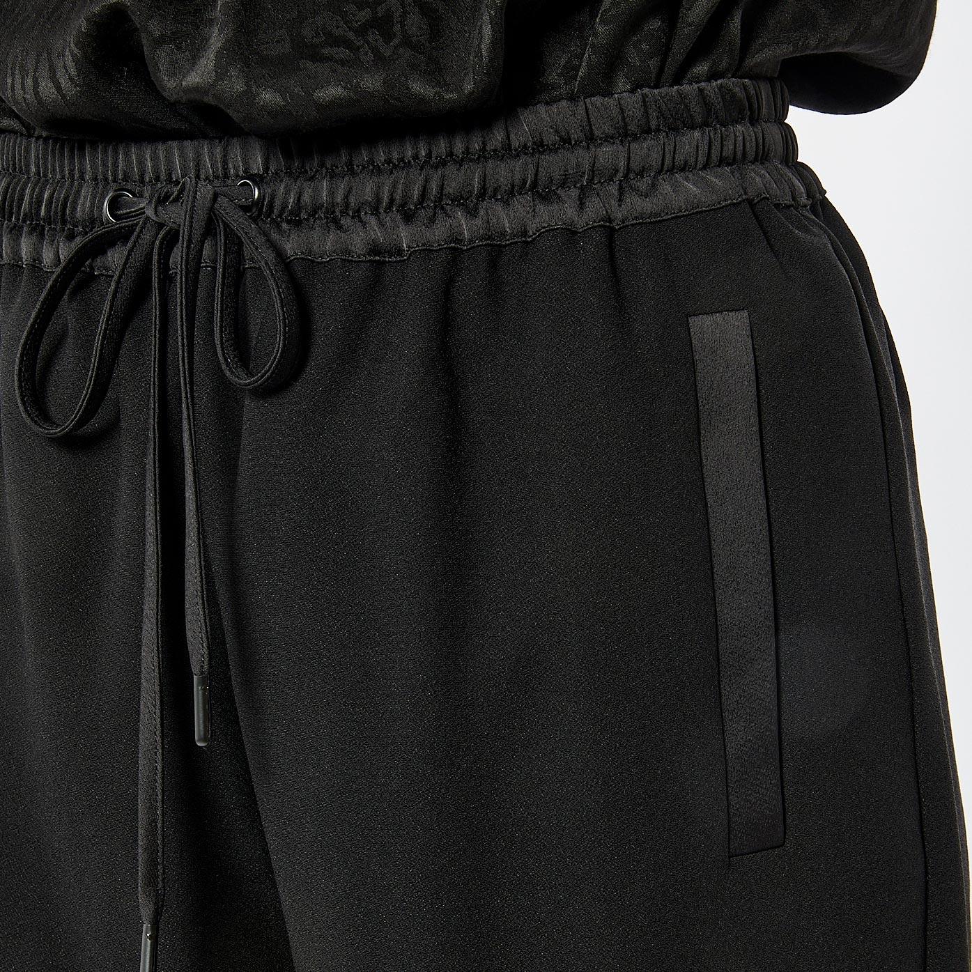 PLAYA  Pantalon cargo noir femme