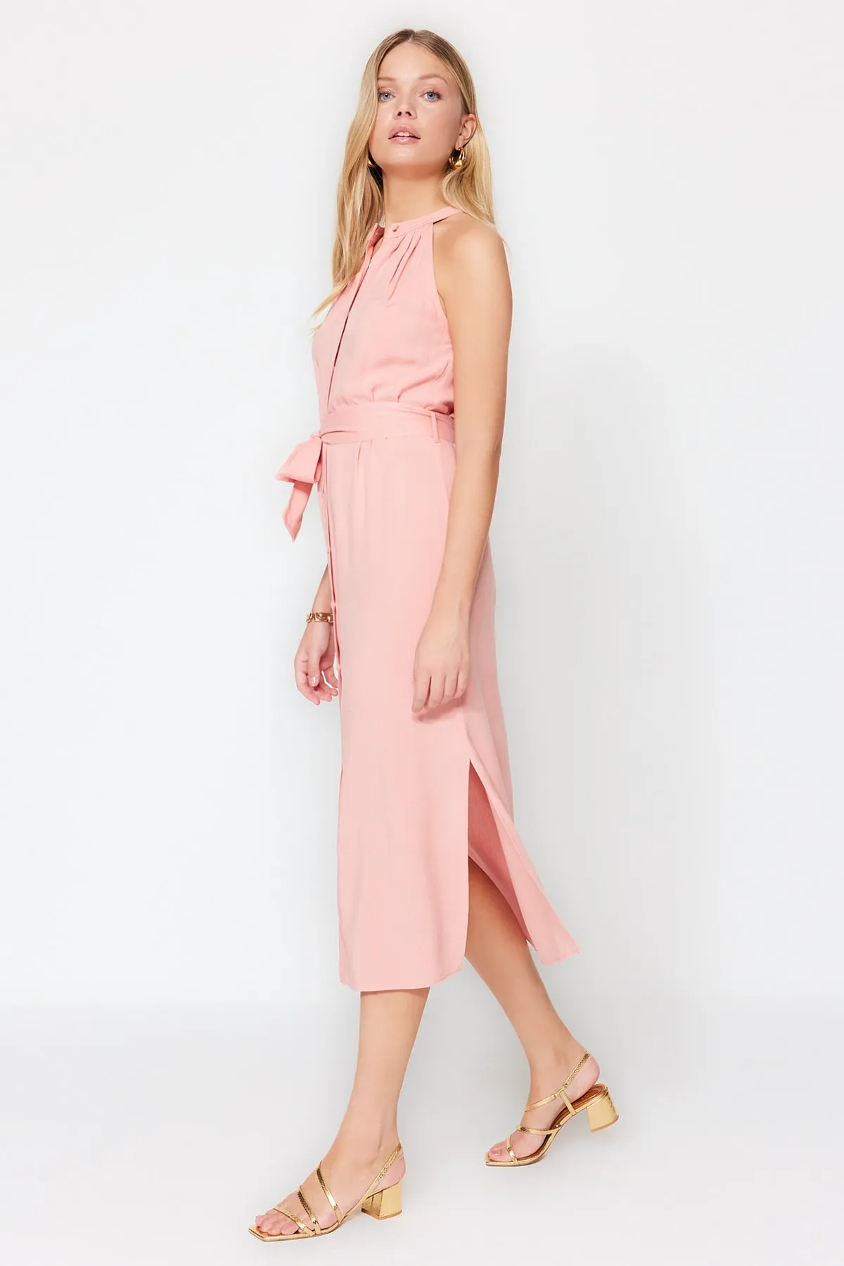 Trendyol Collection  Dusty Rose – Gewebtes Midi-Hemdkleid mit Gürtel TWOSS19XM0112