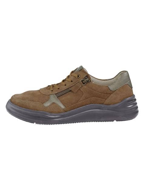 Sneaker in harmonischer Farbkombination