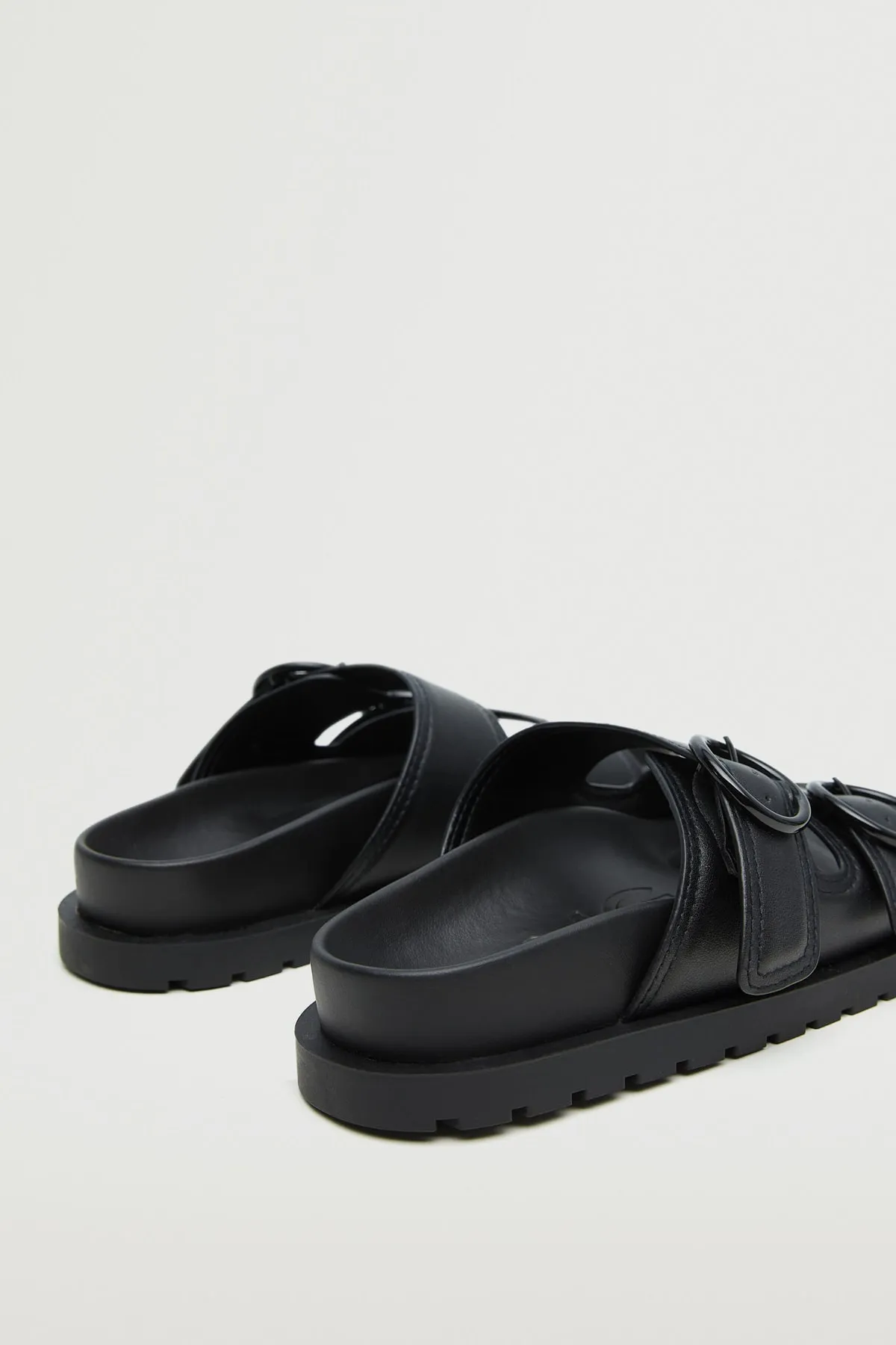 MANGO  Sandalette - Schwarz - Flacher Absatz