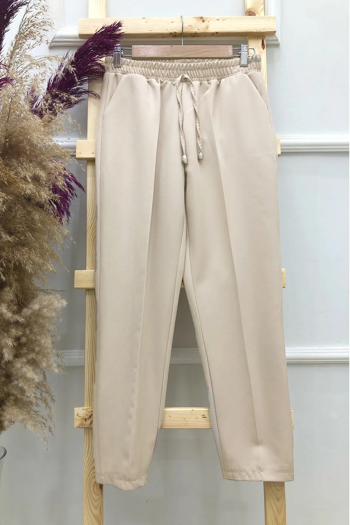 MODAQU  Hose mit schmalem Bein und Taschen, Stone