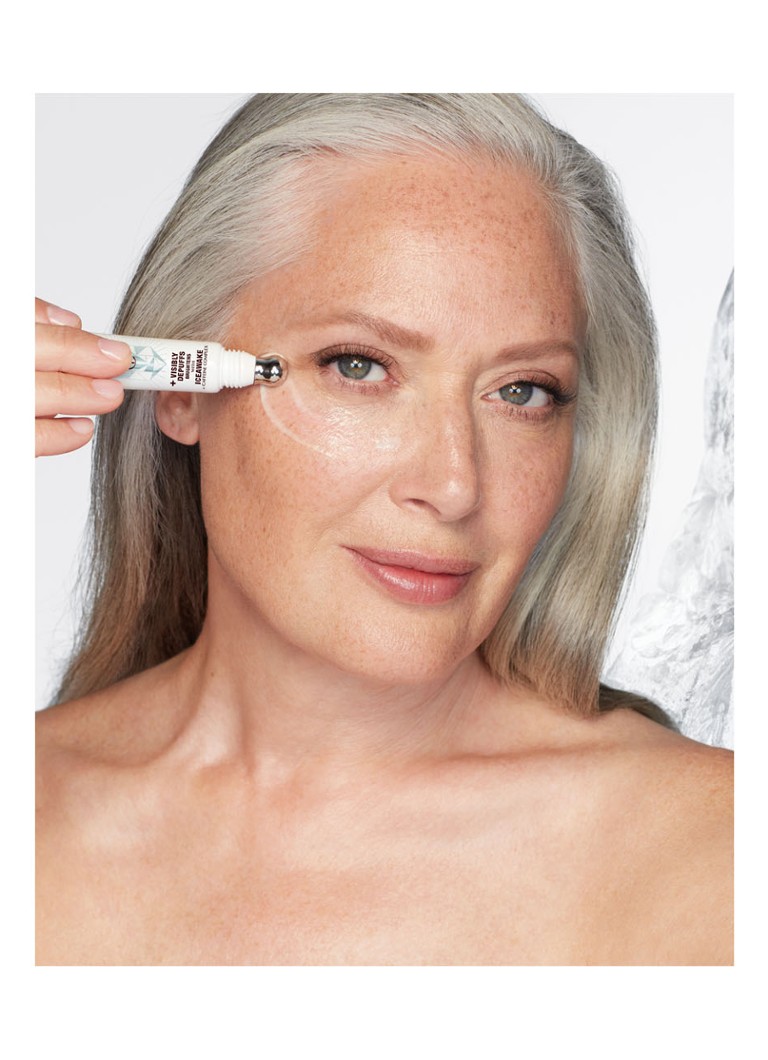 Siero contorno occhi crio-recuperante innovativo di Charlotte Tilbury - oogserum