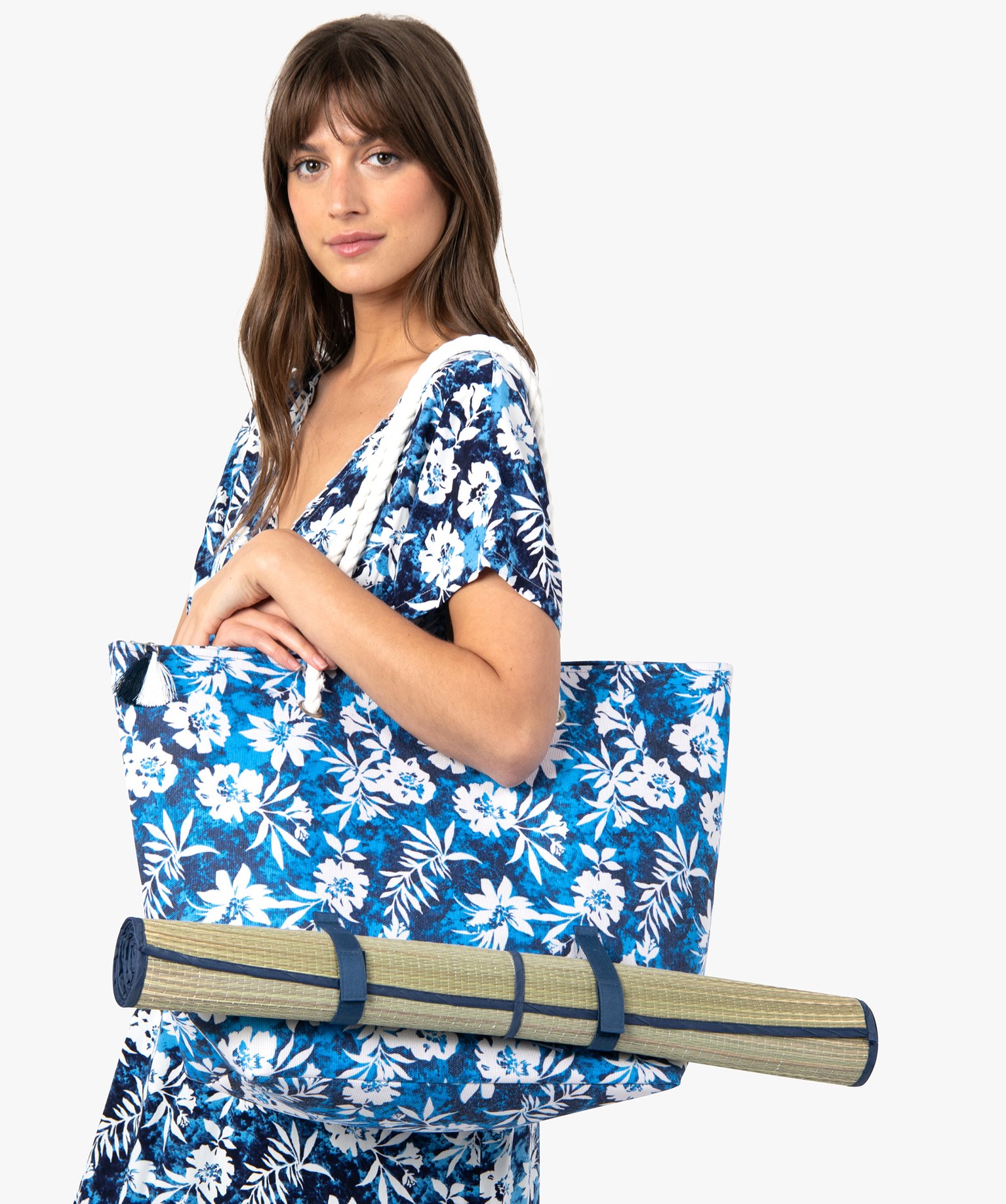 Sac de plage femme motif fleurs et tie-and-dye avec natte in... bleu | GEMO