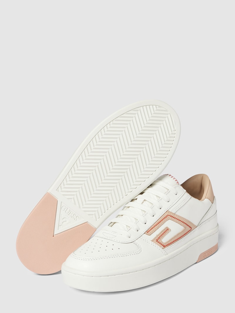 Sneaker mit Schnürverschluss Modell 'SILINA' in weiß