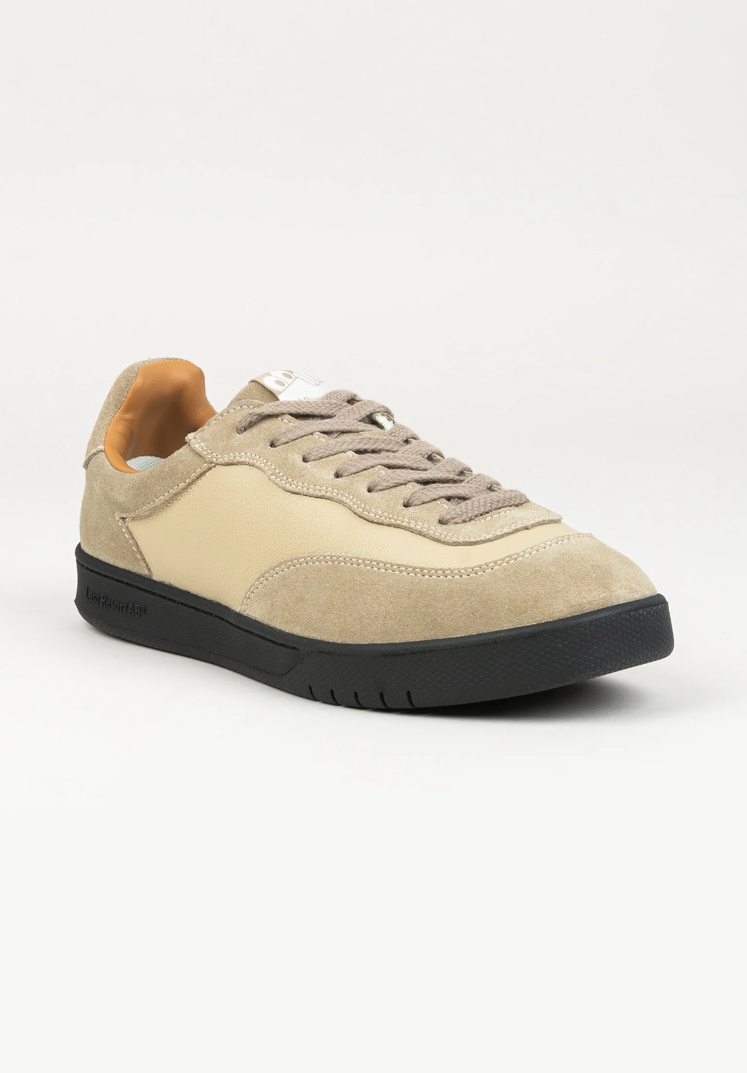 CM001 Low Suede
