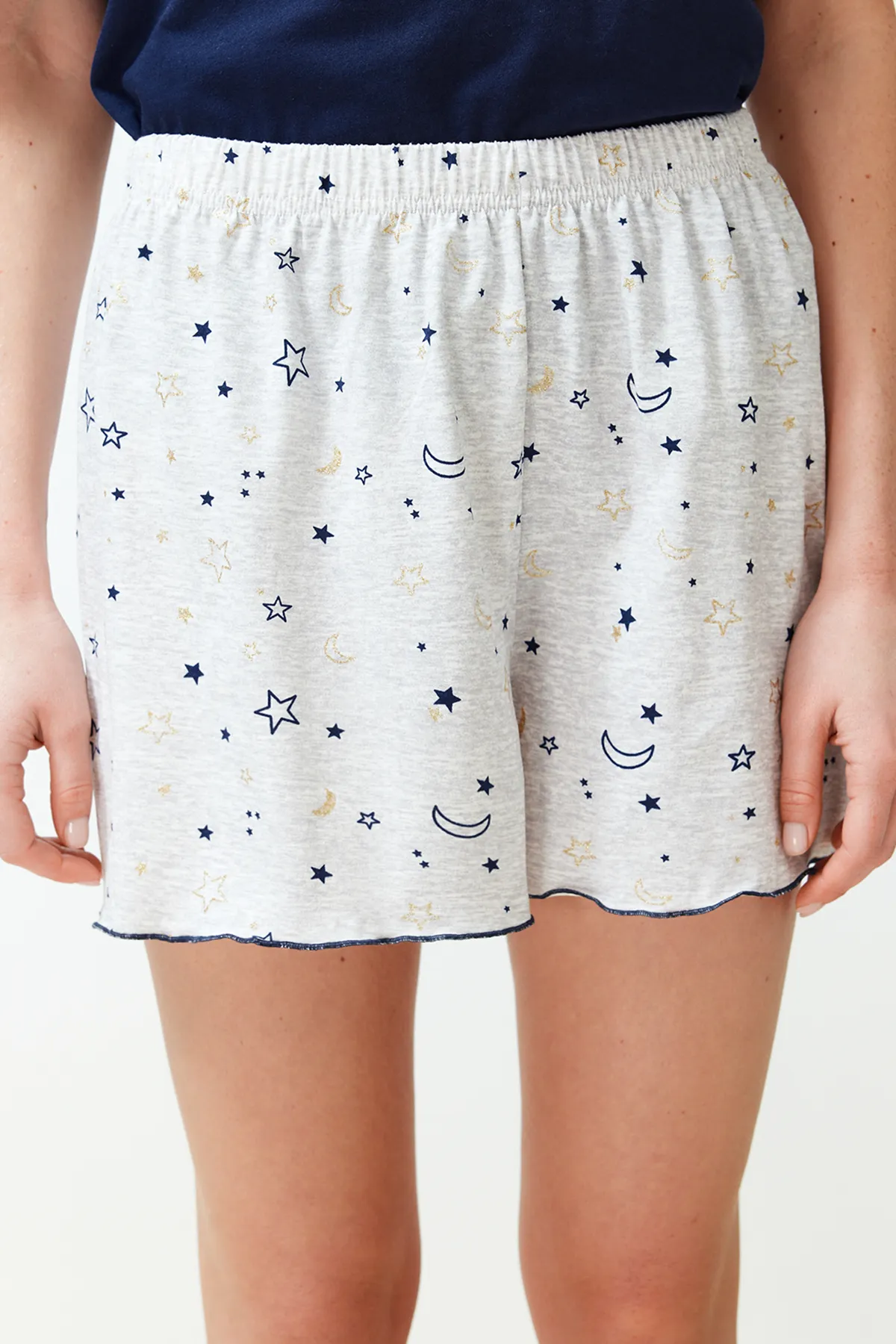 Trendyol Collection  Marineblaues Pyjama-Set aus 100 % Baumwolle mit Galaxie-Muster THMSS24PT00203